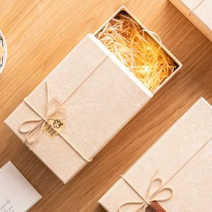 Custom Biodegradable Luxury Rigid Valentine Christmas Gift Packaging Box Creative Embossing Matt Lamination Special Paper Design