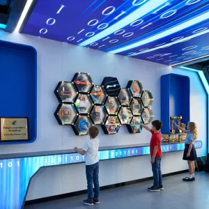 Custom Innovative Design PhysicsTheme Spatial Visual Tech Solution AI Interactive Kits for Exhibition Hall