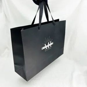 Custom Logo Large Black Matte Laminated Paper Shopping Bag Tote Eco Friendly Gift Bags for Clothing Store with Your Own Logo