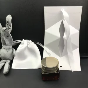 Custom Luxury Art Paper Candy Gift Box with Triangle Design Recycled Materials for Weddings and Candle Favors