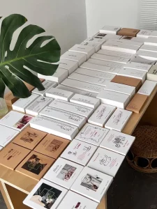 DIY Various Art Paper and Cardboard for Commercial Promotion Greeting Cards Weddings Beauty Salons Flowers Texture Cards