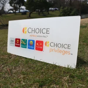 Durable Perspex Board UV Digital Flatbed Printing Large Format Custom Printed Acrylic Signs For Business Office Shop Display