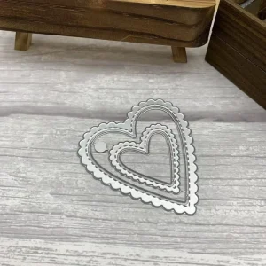 Heart shaped Border Metal Die cut Embossing Template Tool for DIY Scrapbooking Cardmaking and Photo Album Craft Decoration