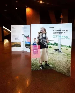 Honeycomb Corrugated Display Panel Customizable Vertical Cardboard Board for Exhibition & Retail Store