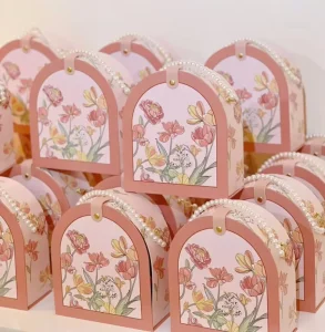 Ins Style Cardboard Gift Box for Wedding Guest With Flower Design With Pearl Handle