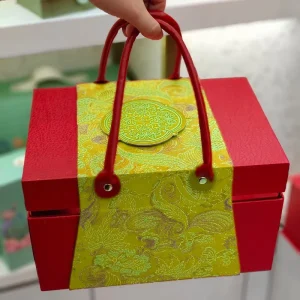 Luxury Fancy Paper & Cardboard Printed Gift Box with Embossing Technique Customization Factory Craft Package