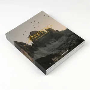 OEM Perfect Bound Fashion Brand Magazine Printing Custom Glue Bound Full Color Glossy Lookbook Periodical for Apparel Publisher