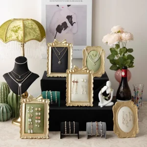 Retro French Artistic Style Resin & Velvet Jewelry Display Stand for Earrings Necklaces Bracelets Jewelry Store Counter Display