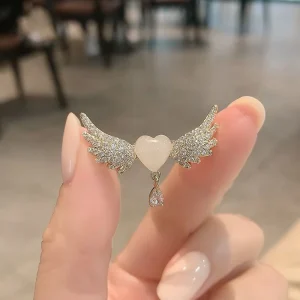 Zinc Alloy Golden Rhinestone Love Angel Wing Brooch High End Ladies Luxury Designer Brooch Pin